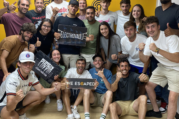 winning team Countdown Louisville escape room games