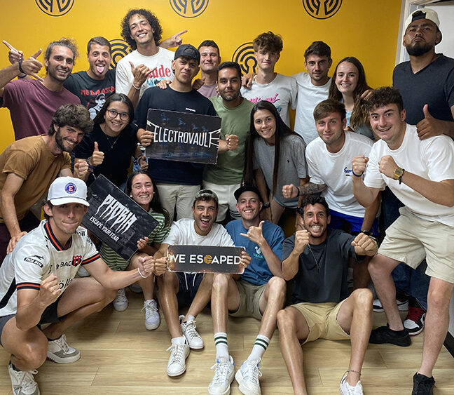 winning team Countdown Louisville escape room games